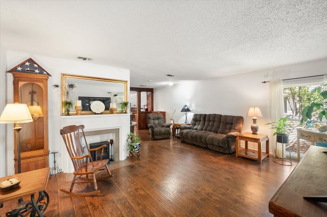 502 Bellevue Drive, Cleburne, TX 76033