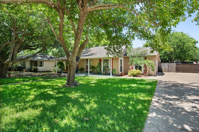 502 Bellevue Drive, Cleburne, TX 76033