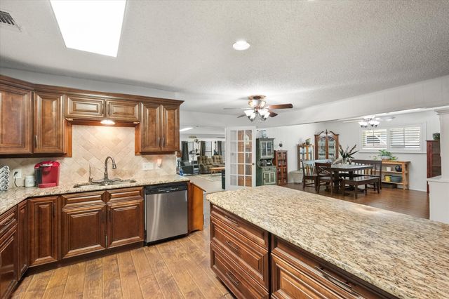 502 Bellevue Drive, Cleburne, TX 76033