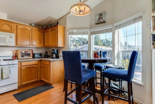 3395 S Higuera 4, San Luis Obispo, CA 93401