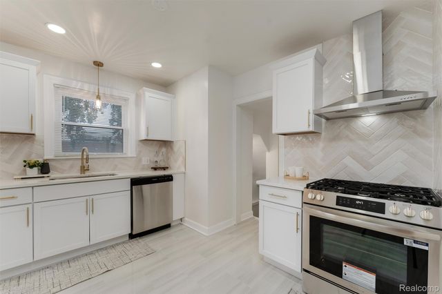 8700 Otto Street, Detroit, MI 48204