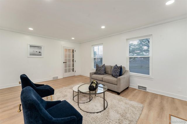 8700 Otto Street, Detroit, MI 48204