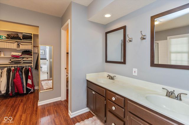 5118 Robinsrock Way, Indianapolis, IN 46268