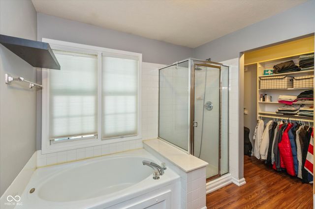 5118 Robinsrock Way, Indianapolis, IN 46268