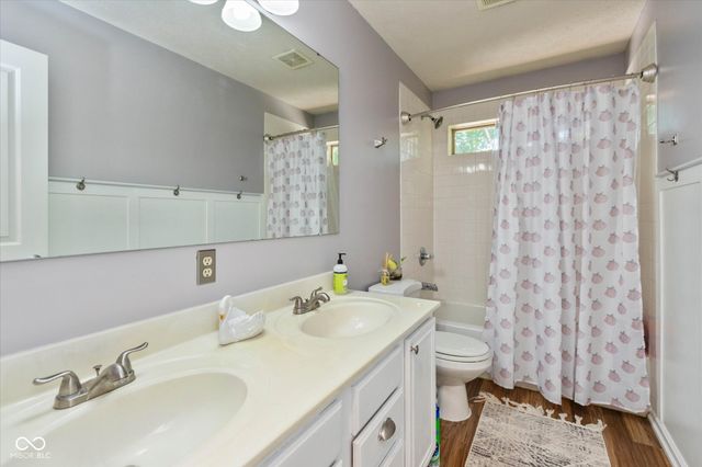 5118 Robinsrock Way, Indianapolis, IN 46268