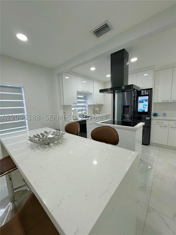 2121 SW 61st Ave, Miami, FL 33155