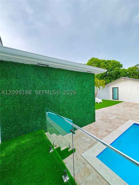 2121 SW 61st Ave, Miami, FL 33155