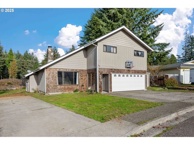 1358 SCOTT Ln, North Bend, OR 97459