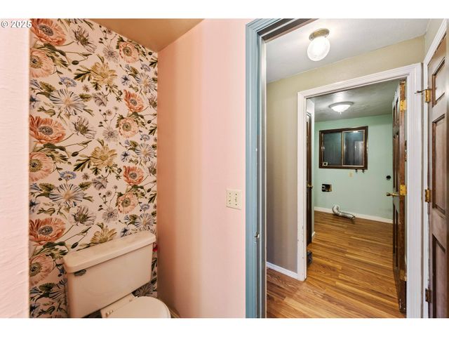 1358 SCOTT Ln, North Bend, OR 97459