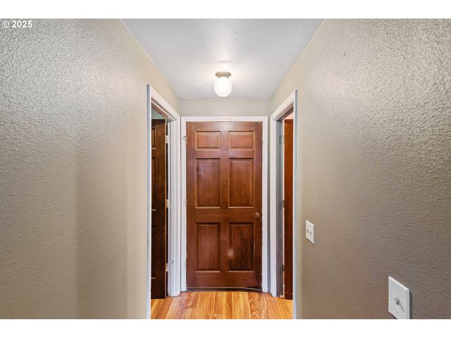 1358 SCOTT Ln, North Bend, OR 97459