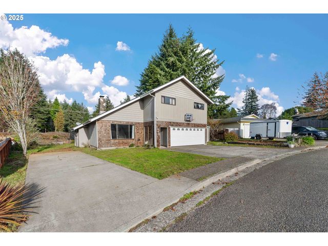 1358 SCOTT Ln, North Bend, OR 97459