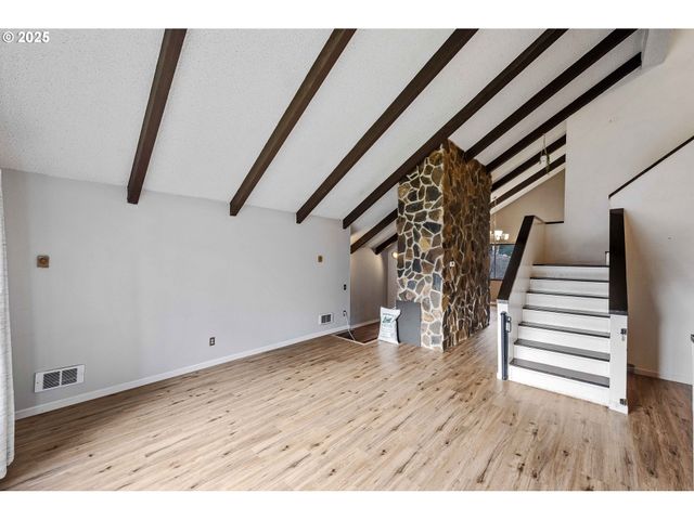 1358 SCOTT Ln, North Bend, OR 97459