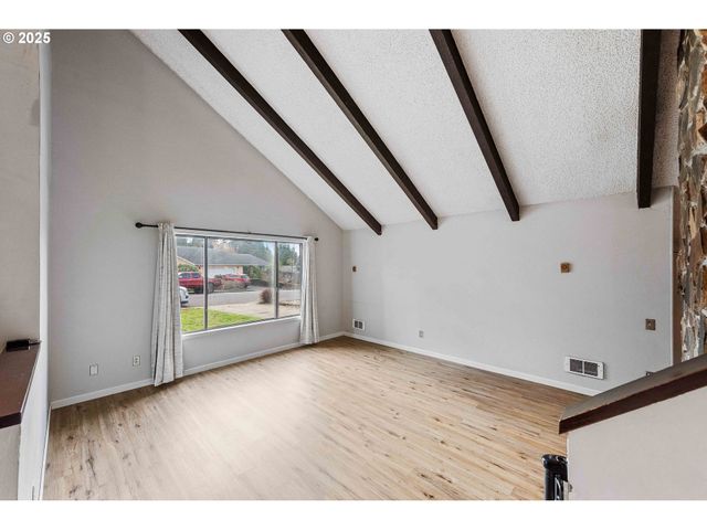 1358 SCOTT Ln, North Bend, OR 97459