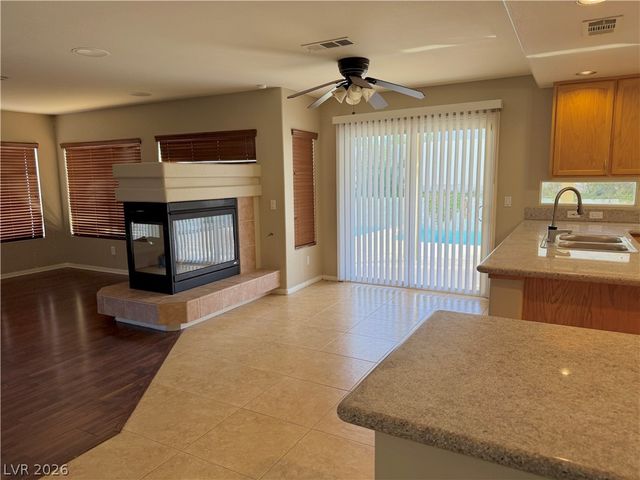 593 Pale Pueblo Court, Las Vegas, NV 89183