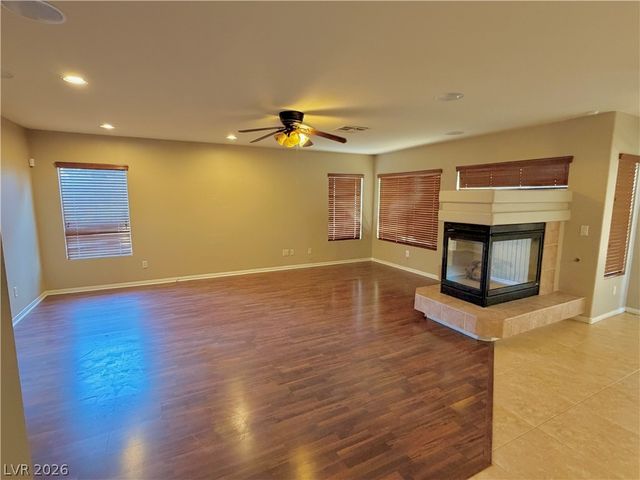 593 Pale Pueblo Court, Las Vegas, NV 89183