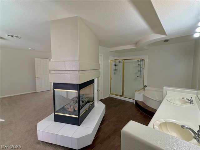 593 Pale Pueblo Court, Las Vegas, NV 89183