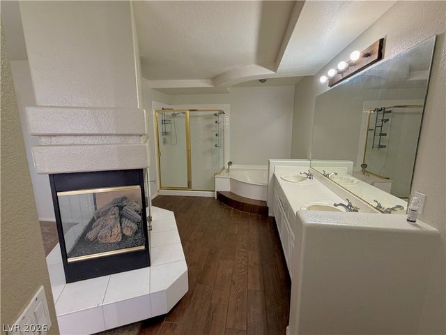 593 Pale Pueblo Court, Las Vegas, NV 89183