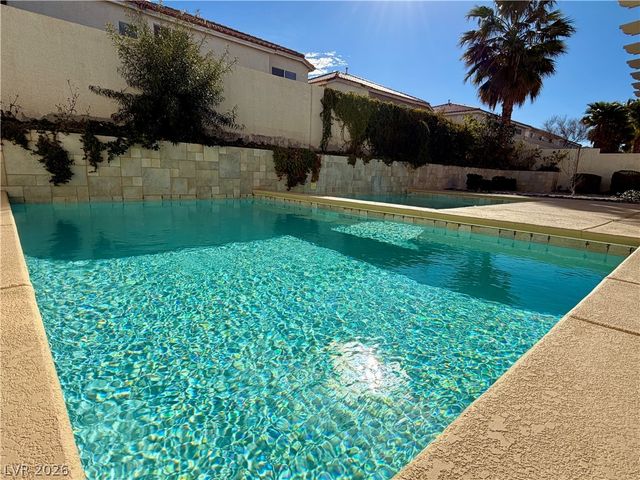 593 Pale Pueblo Court, Las Vegas, NV 89183