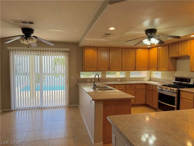 593 Pale Pueblo Court, Las Vegas, NV 89183