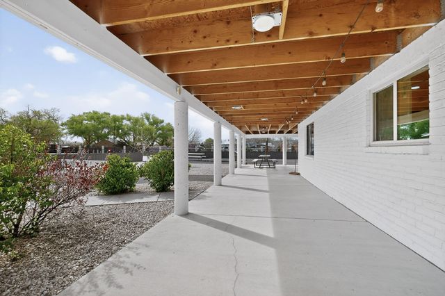 2801 Acequia Drive SW, Albuquerque, NM 87105