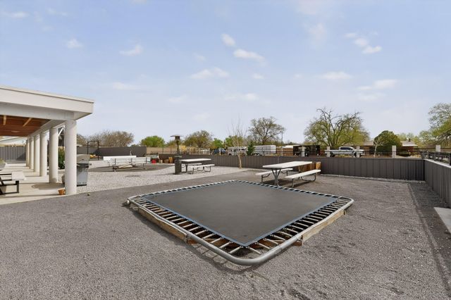 2801 Acequia Drive SW, Albuquerque, NM 87105