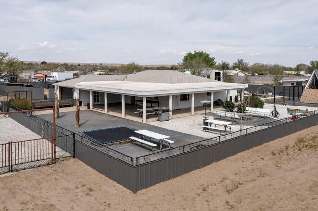2801 Acequia Drive SW, Albuquerque, NM 87105