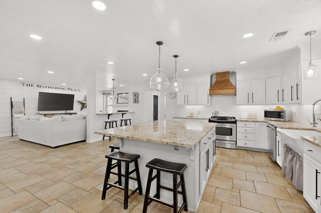 2801 Acequia Drive SW, Albuquerque, NM 87105