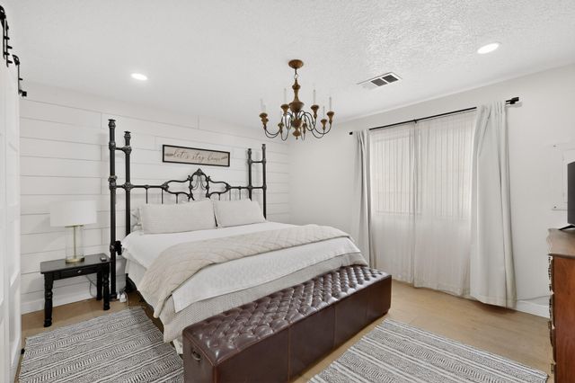 2801 Acequia Drive SW, Albuquerque, NM 87105