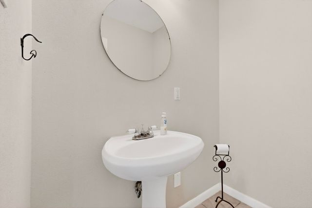 2801 Acequia Drive SW, Albuquerque, NM 87105