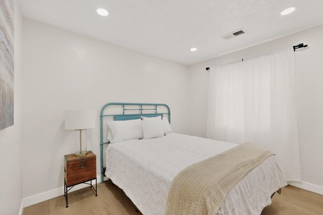 2801 Acequia Drive SW, Albuquerque, NM 87105