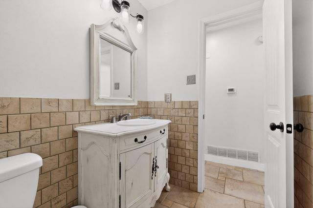 2801 Acequia Drive SW, Albuquerque, NM 87105