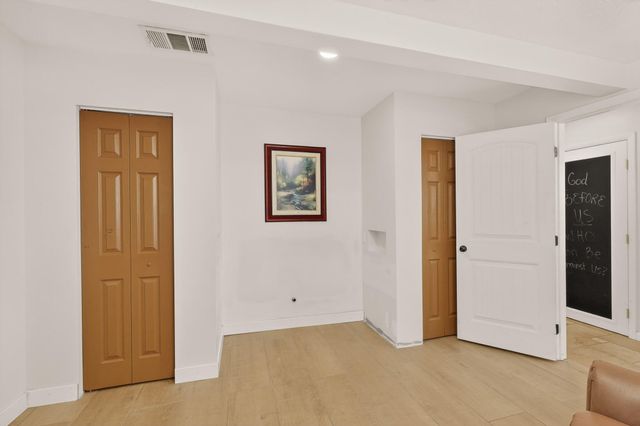 2801 Acequia Drive SW, Albuquerque, NM 87105