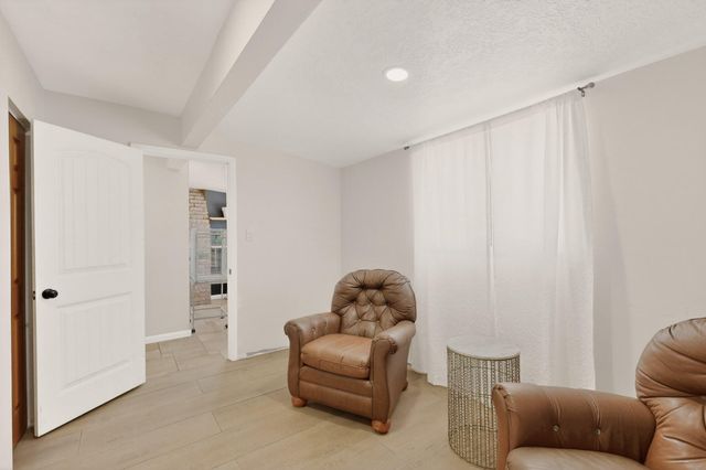 2801 Acequia Drive SW, Albuquerque, NM 87105