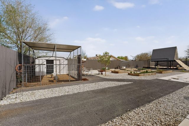 2801 Acequia Drive SW, Albuquerque, NM 87105