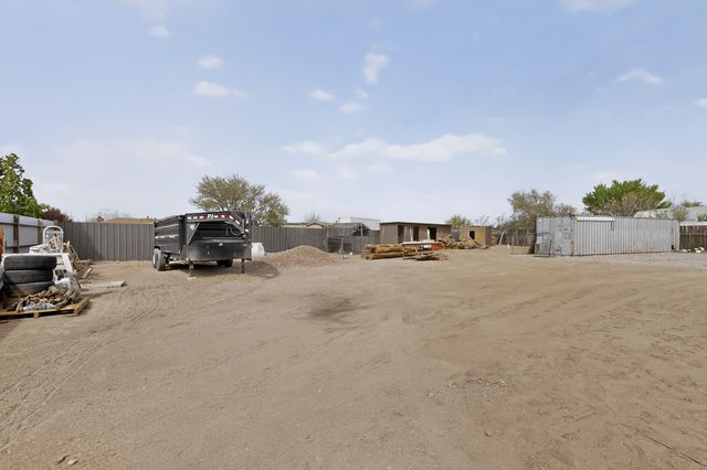 2801 Acequia Drive SW, Albuquerque, NM 87105