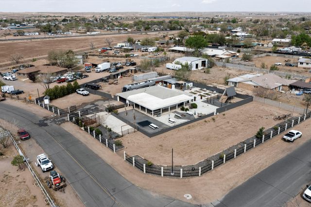2801 Acequia Drive SW, Albuquerque, NM 87105