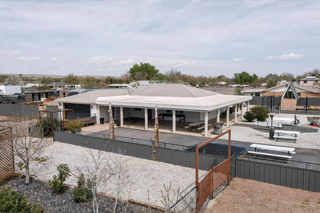 2801 Acequia Drive SW, Albuquerque, NM 87105