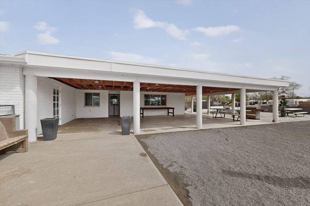 2801 Acequia Drive SW, Albuquerque, NM 87105