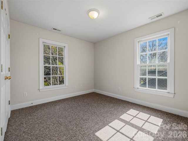 101 White Ash Drive E, Asheville, NC 28803