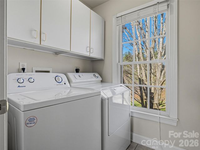 101 White Ash Drive E, Asheville, NC 28803