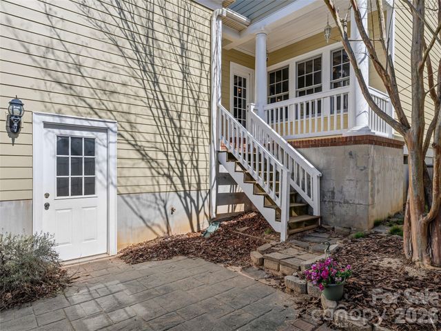101 White Ash Drive E, Asheville, NC 28803