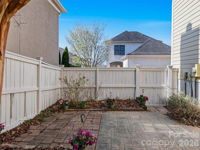 101 White Ash Drive E, Asheville, NC 28803