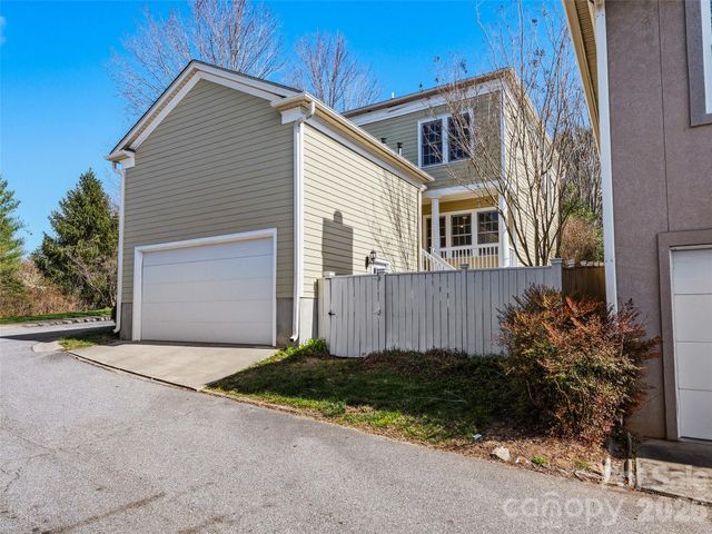 101 White Ash Drive E, Asheville, NC 28803