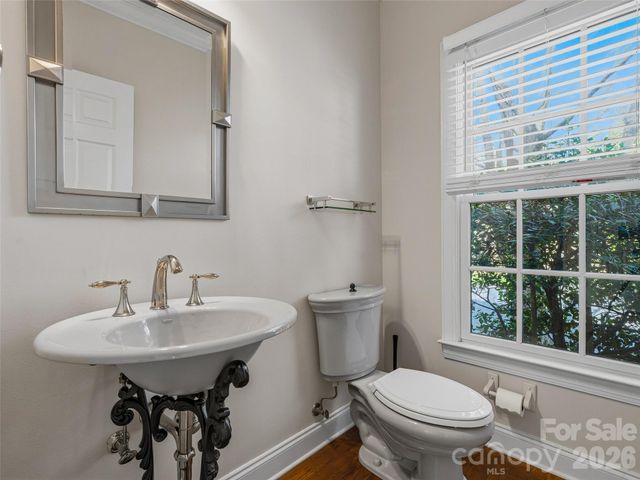 101 White Ash Drive E, Asheville, NC 28803