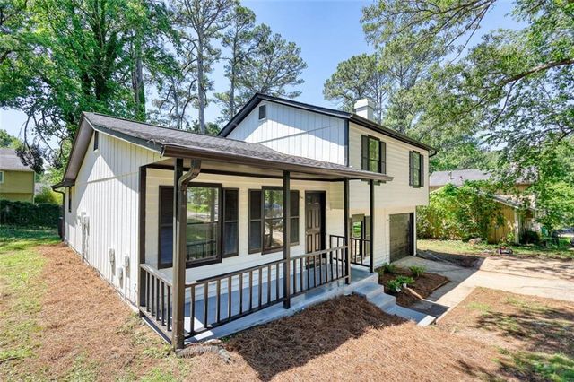 3959 WOOD PATH Drive, Stone Mountain, GA 30083