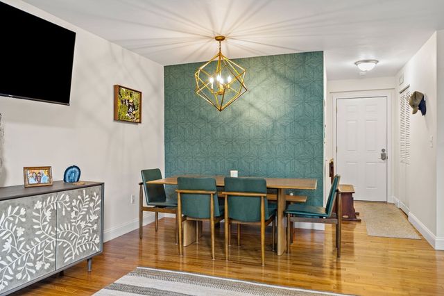35 Flint St 205, Salem, MA 01970