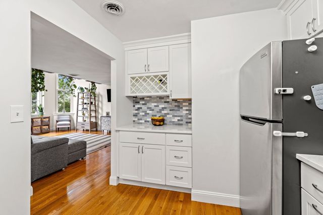 35 Flint St 205, Salem, MA 01970