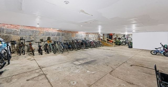 35 Flint St 205, Salem, MA 01970