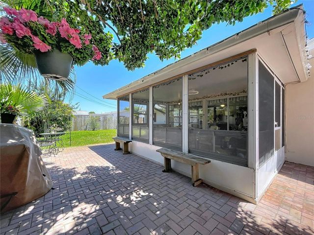 1858 PARADISE LANE, Clearwater, FL 33756