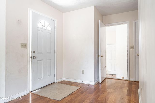 3026 Akron Drive, Hope Mills, NC 28348